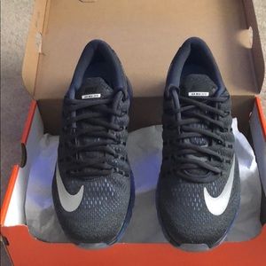NIB Air Max 2016 Black, Blue & Silver Size 8.5